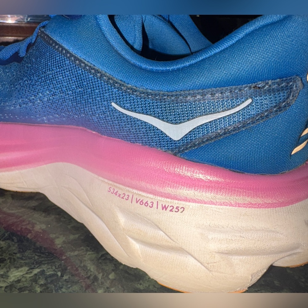 HOKA
WOMENS BONDI 8 Pink & Blue Sneakers/ Athletic Shoes Size 8 - Picture 10 of 14